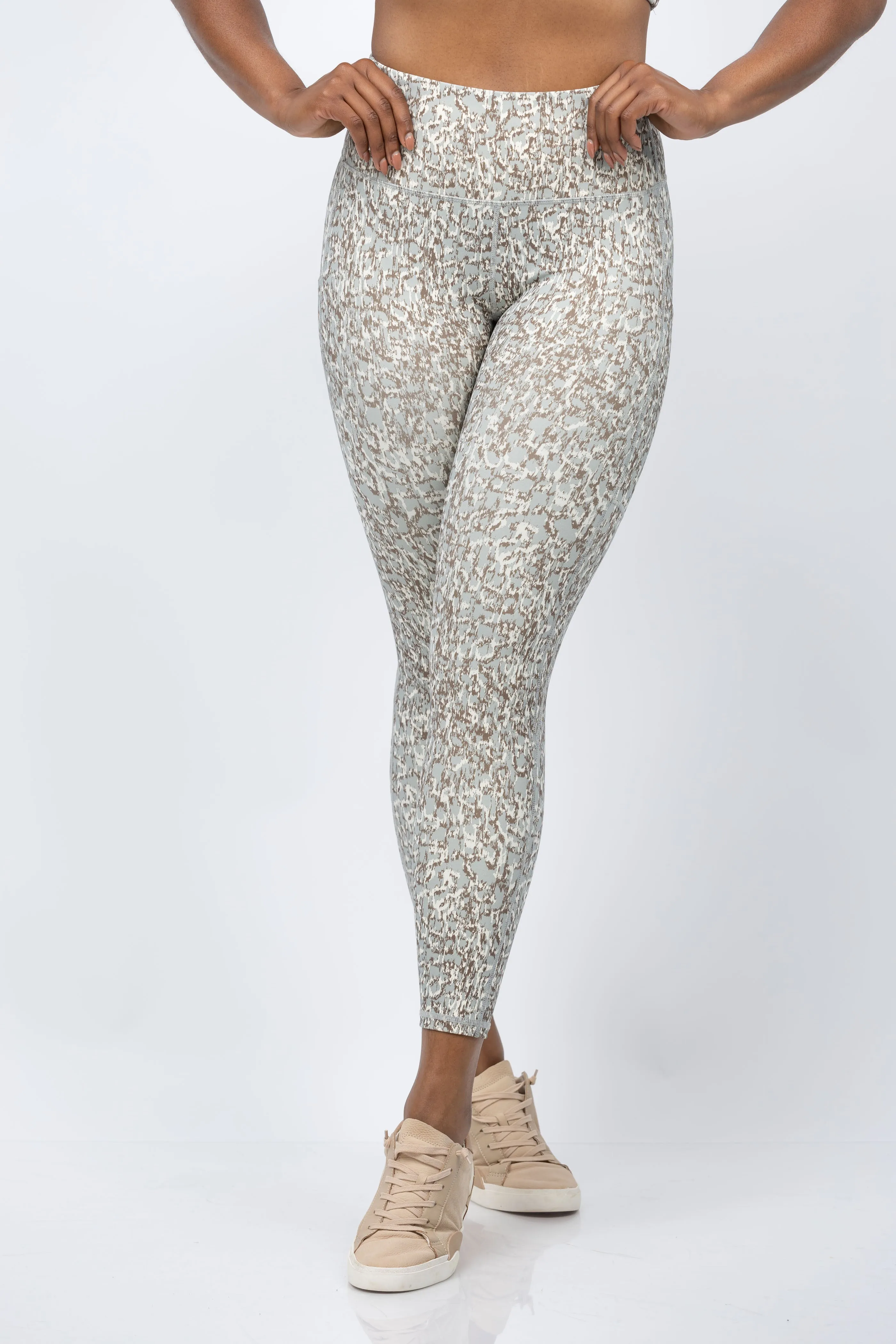 Varley Form High-Rise Leggings in Seagrass Sketched Leopard