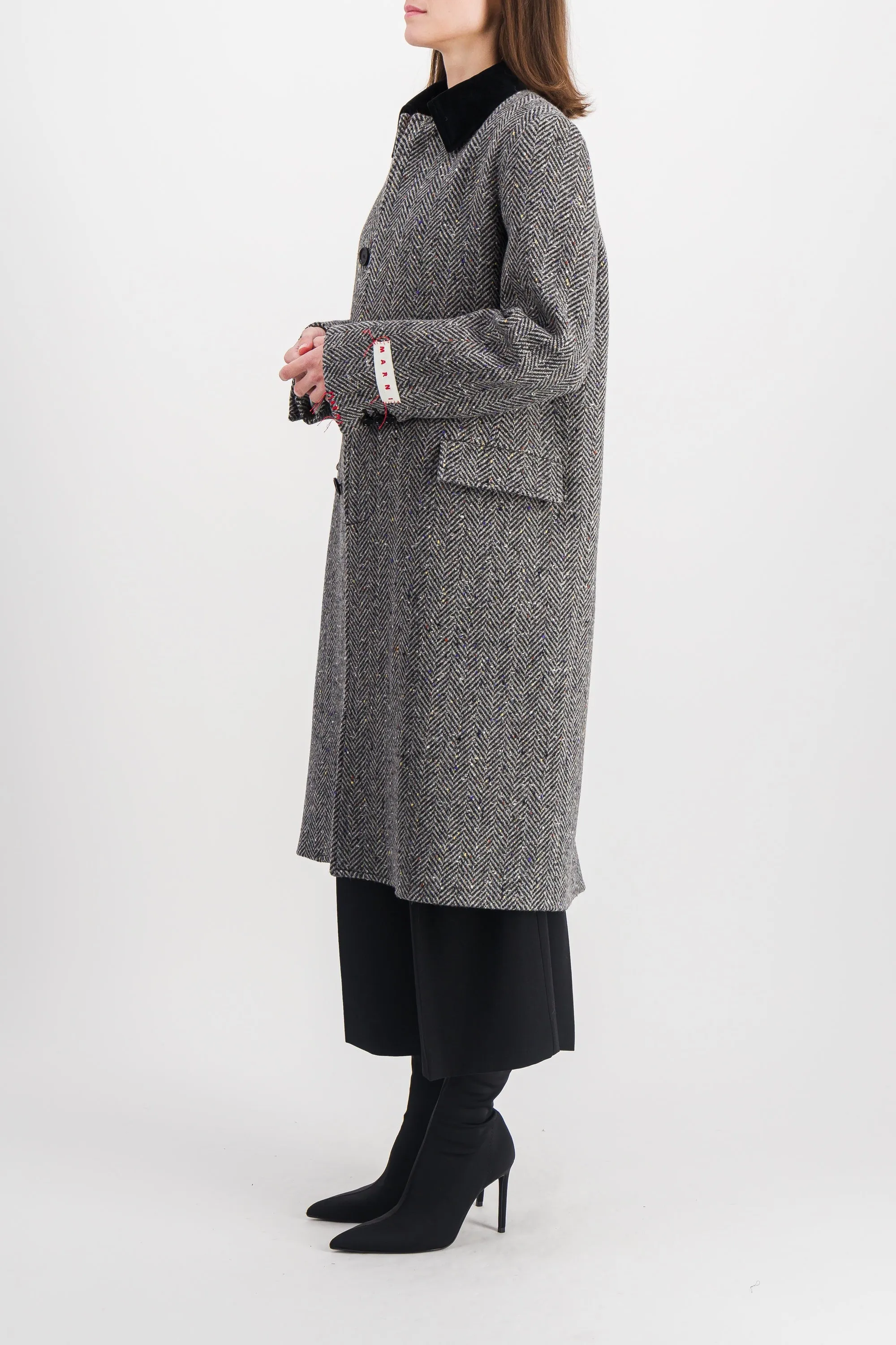 Wool straight coat with velvet collar